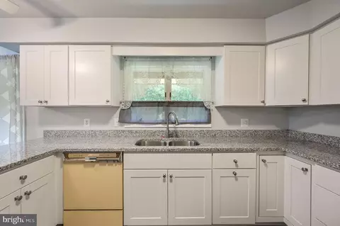 Kitchen - 232 Deer Run Rd, Townsend, DE 19734 photo 2 of 3