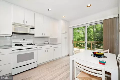 Kitchen - 124 Timberline Dr, Newark, DE 19711 photo 1 of 3