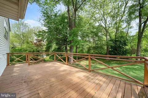 Exterior - 124 Timberline Dr, Newark, DE 19711 photo 6 of 12