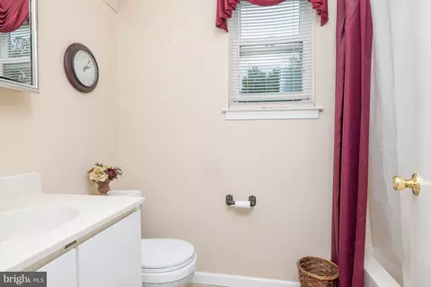 Bath - 13 Berley Ct, Newark, DE 19702 photo 1 of 2