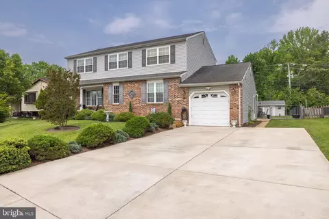 Exterior - 13 Berley Ct, Newark, DE 19702 photo 3 of 9