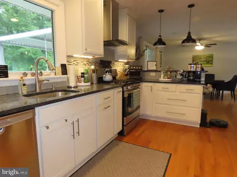 Kitchen - 2643 Old County Rd, Newark, DE 19702 photo 2 of 2