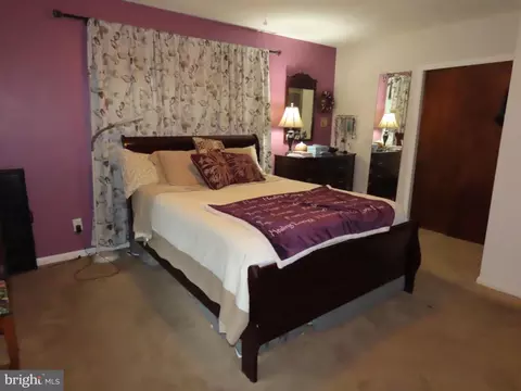 Bedroom - 2643 Old County Rd, Newark, DE 19702 photo 2 of 5