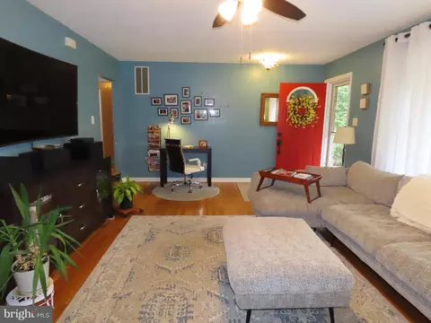 Entry Way - 2643 Old County Rd, Newark, DE 19702 photo 1 of 2