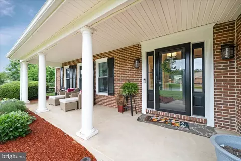 Exterior - 20 Carol Ann Ct, Bear, DE 19701 photo 3 of 6