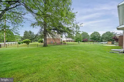 Exterior - 20 Carol Ann Ct, Bear, DE 19701 photo 5 of 6