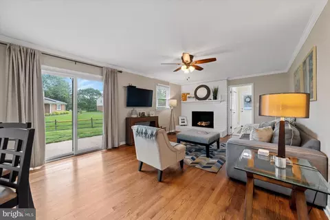 Living - 20 Carol Ann Ct, Bear, DE 19701 photo 1 of 1
