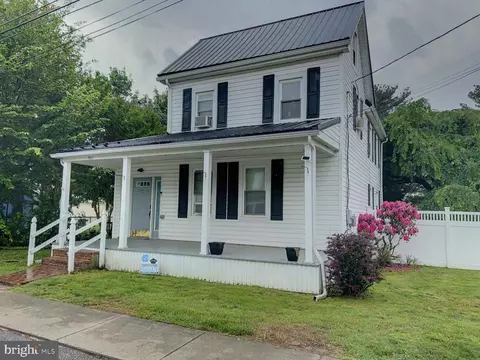 Exterior - 564 Walnut St, Townsend, DE 19734 photo 3 of 9