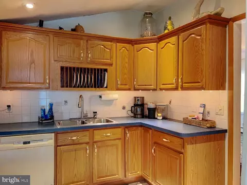 Kitchen - 564 Walnut St, Townsend, DE 19734 photo 2 of 2
