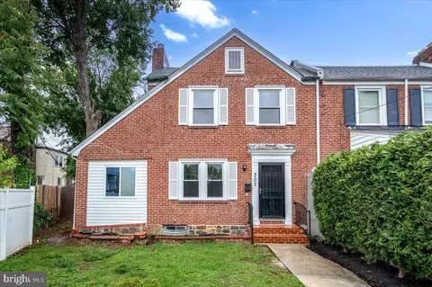 307 W 32nd St, Wilmington, DE 19802