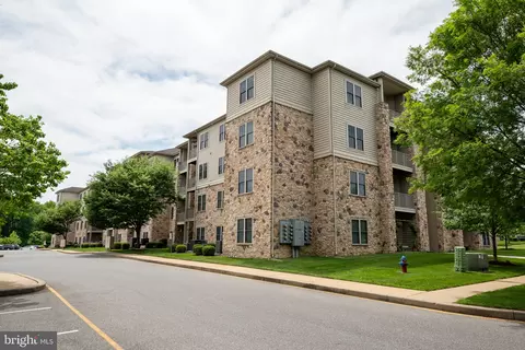 1000 Fountainview Cir #304, Newark, DE 19713