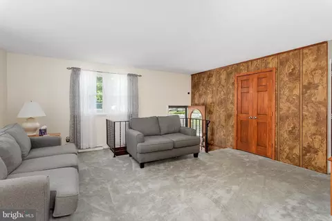 Living - 6 Trevett Blvd, Newark, DE 19702 photo 1 of 7