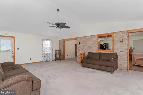Living - 6 Trevett Blvd, Newark, DE 19702 photo 6 of 7