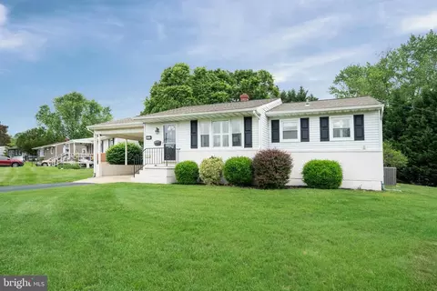 128 Durso Dr, Newark, DE 19711