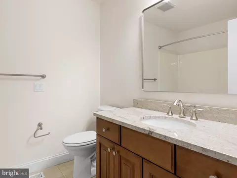 Bath - 105 Sutton Way, Newark, DE 19711 photo 2 of 4