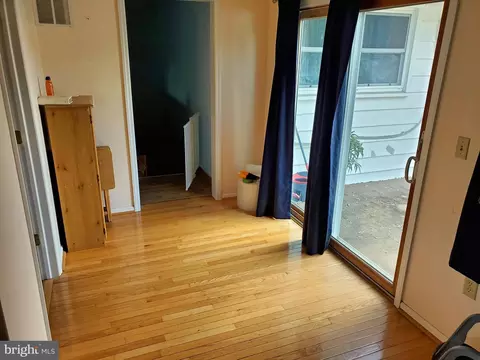 Entry Way - 43 Springlake Dr, Newark, DE 19711 photo 2 of 2