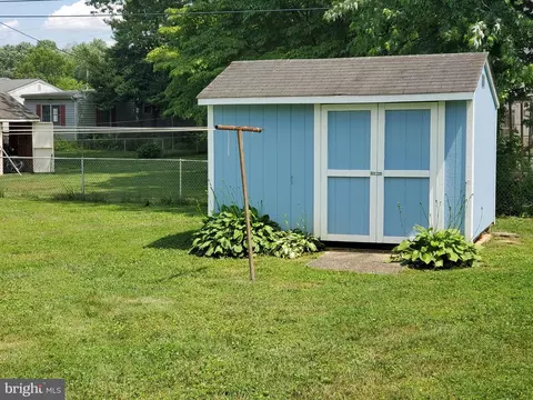 Exterior - 43 Springlake Dr, Newark, DE 19711 photo 2 of 2