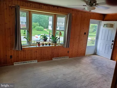Living - 43 Springlake Dr, Newark, DE 19711 photo 1 of 1