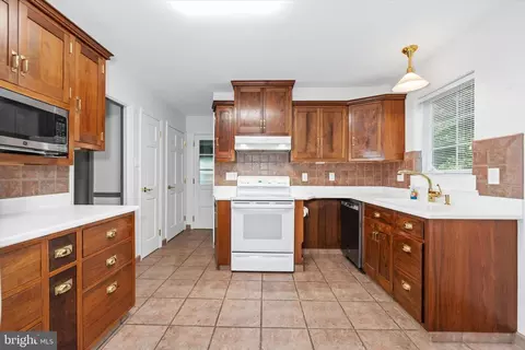 402 Apple Rd, Newark, DE 19711 photo 12