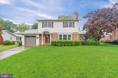 402 Apple Rd, Newark, DE 19711