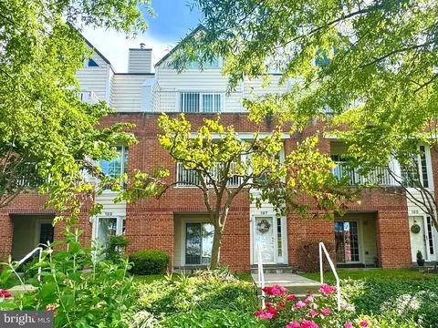 197 Christina Landing Dr, Wilmington, DE 19801
