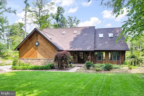 13 Quartz Mill Rd, Newark, DE 19711