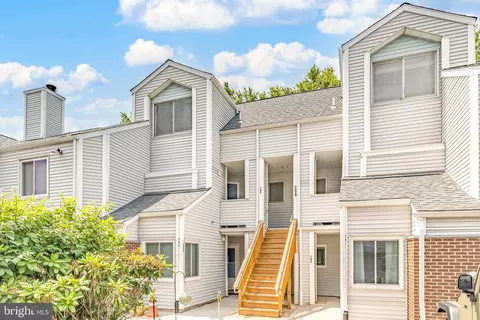 207 Michelle Ct, Newark, DE 19711