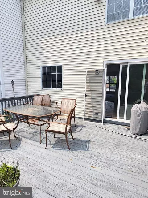 Exterior - 409 Feather Dr, Newark, DE 19702 photo 2 of 2