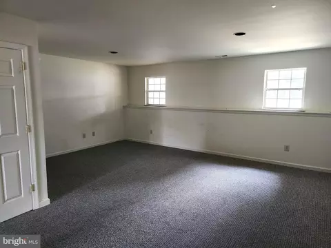 Living - 409 Feather Dr, Newark, DE 19702 photo 3 of 3