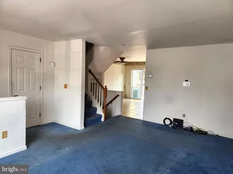 Living - 409 Feather Dr, Newark, DE 19702 photo 1 of 3