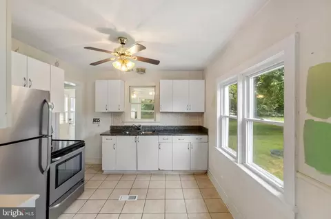 Kitchen - 934 Fieldsboro Rd, Townsend, DE 19734 photo 3 of 3