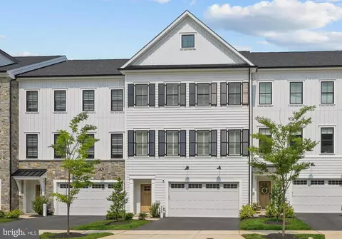 733 Walkers Mill Ln #C004, Wilmington, DE 19807