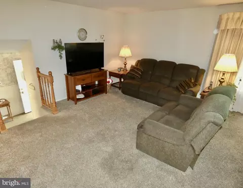 Entry Way - 41 Stallion Dr, Newark, DE 19713 photo 1 of 2