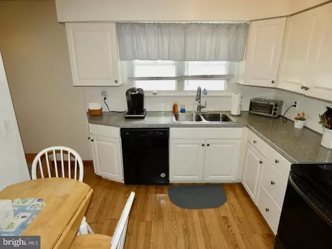 Kitchen - 41 Stallion Dr, Newark, DE 19713 photo 4 of 5