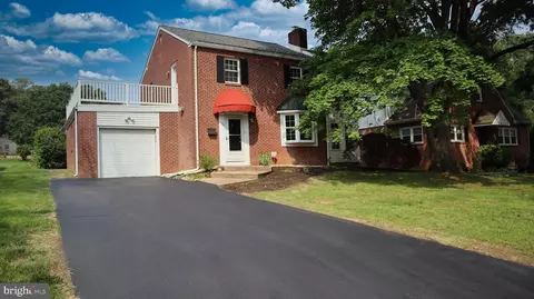 12 Woodsway Rd, Wilmington, DE 19809