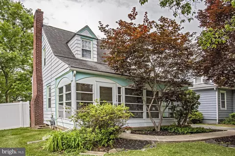 204 Beverly Pl, Wilmington, DE 19809