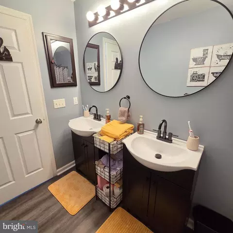 Bath - 34 Springfield Cir, Middletown, DE 19709 photo 1 of 3