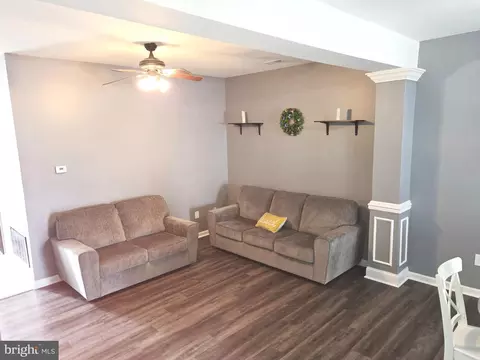 Living - 34 Springfield Cir, Middletown, DE 19709 photo 1 of 1