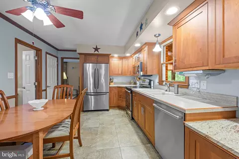 Kitchen - 304 N Hickory Dr, Bear, DE 19701 photo 2 of 4