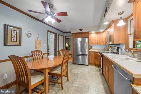 Kitchen - 304 N Hickory Dr, Bear, DE 19701 photo 4 of 4