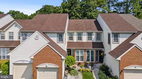 226 Becks Woods Dr, Bear, DE 19701 photo 2