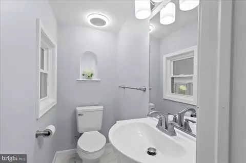 Bath - 504 Shue Dr, Newark, DE 19713 photo 1 of 3