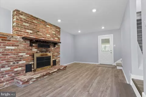 Living - 504 Shue Dr, Newark, DE 19713 photo 5 of 5