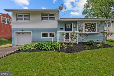 49 N Avon Dr, Claymont, DE 19703