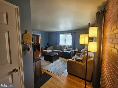 Entry Way - 2 Spruce Ave, Elsmere, DE 19805 photo 1 of 2