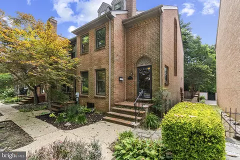 912 N Bancroft Pkwy, Wilmington, DE 19805
