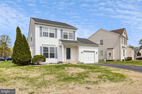 1 Cromwell Ct, Newark, DE 19702