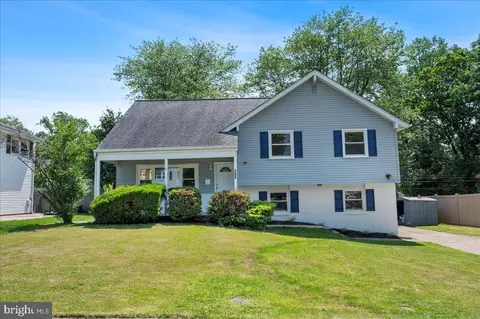206 S Avon Dr, Claymont, DE 19703
