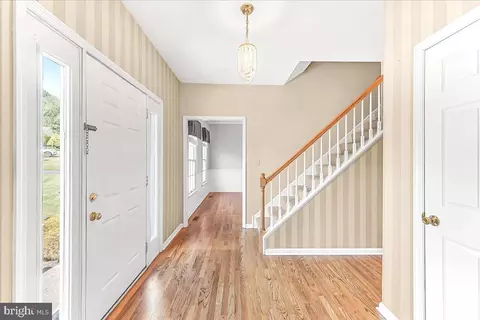 Entry Way - 4 Pine Tree Ct, Hockessin, DE 19707 photo 2 of 5