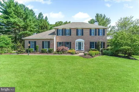 4 Pine Tree Ct, Hockessin, DE 19707